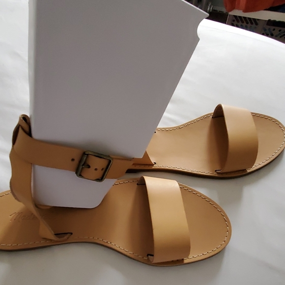 Shoes - Picture 6 of 8